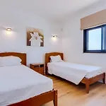 Casa Barakat With Pool And Bbq In Vale Do Lobo *