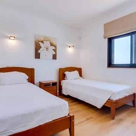 Casa Barakat With Pool And Bbq In Vale Do Lobo *