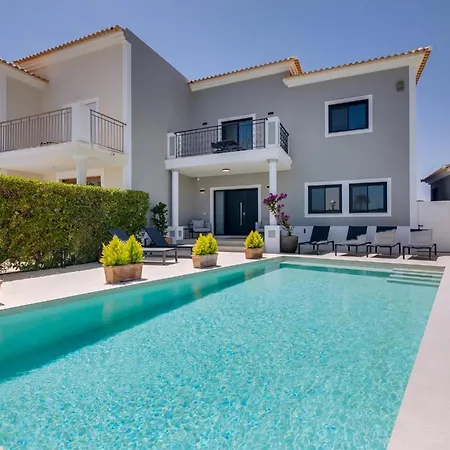 Casa Barakat With Pool And Bbq In Vale Do Lobo * Quinta do Lago