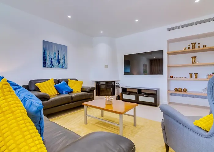 Casa Barakat With Pool And Bbq In Vale Do Lobo