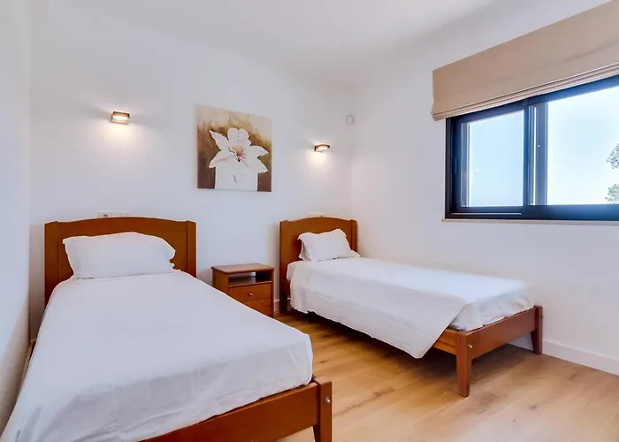 Casa Barakat With Pool And Bbq In Vale Do Lobo *