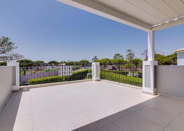 Casa Barakat With Pool And Bbq In Vale Do Lobo Apartament