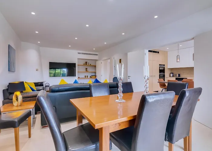 Casa Barakat With Pool And Bbq In Vale Do Lobo דירה *