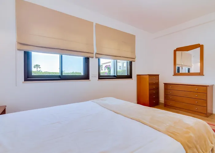 Casa Barakat With Pool And Bbq In Vale Do Lobo