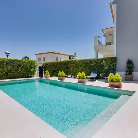 Casa Barakat With Pool And Bbq In Vale Do Lobo